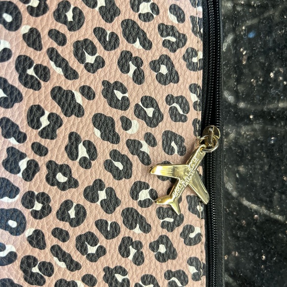 New With Tags - Picture 2 of 2